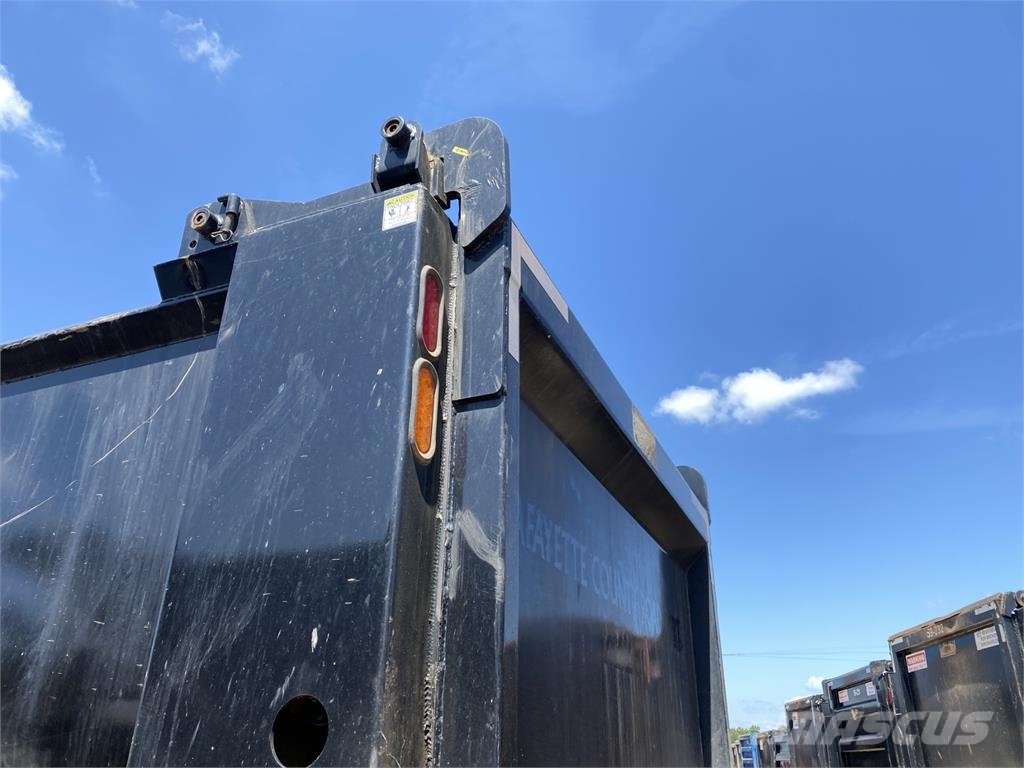 Mack GR64F Самосвал