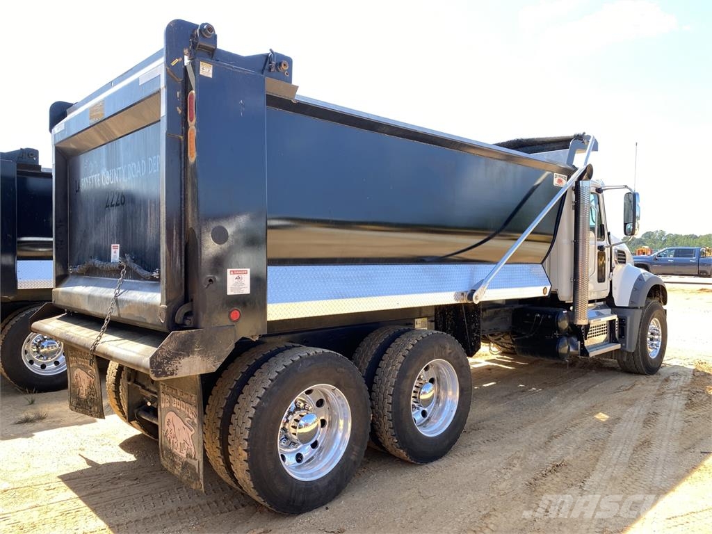 Mack GR64F Самосвал