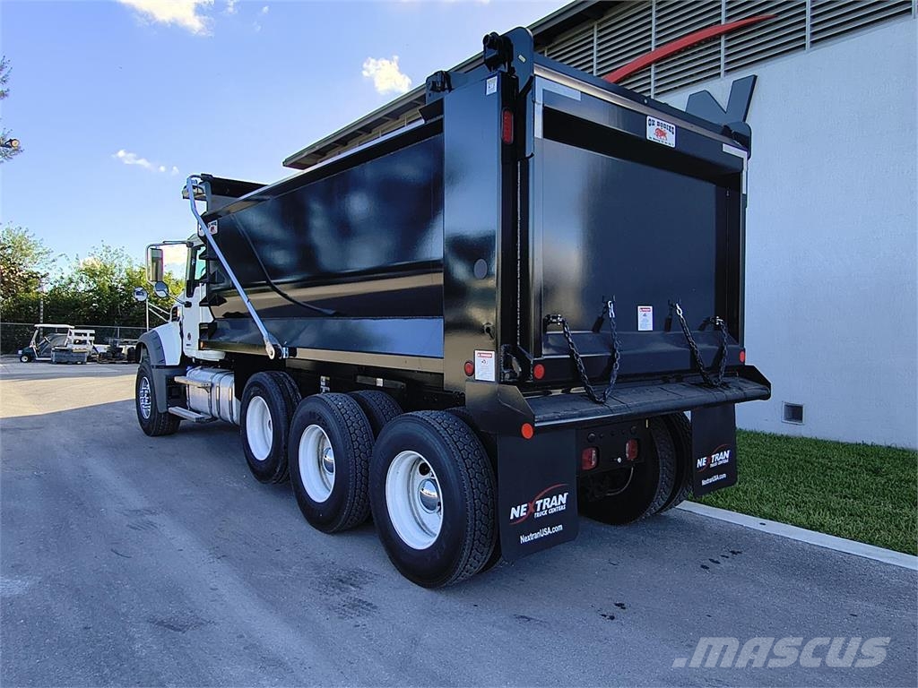Mack GR64FR Autobasculanta