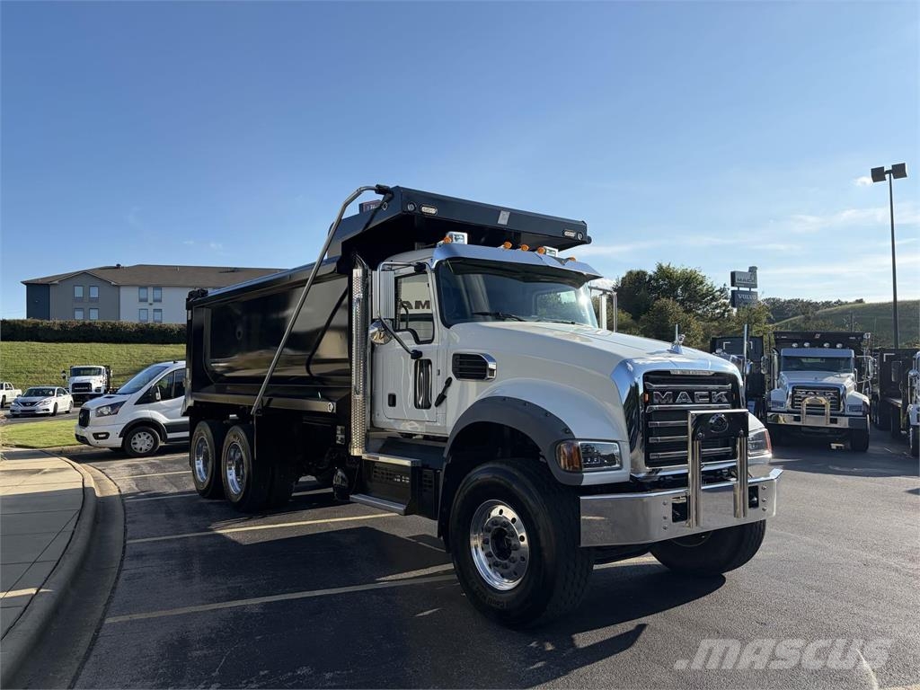 Mack GR64FT Pašizgāzējs