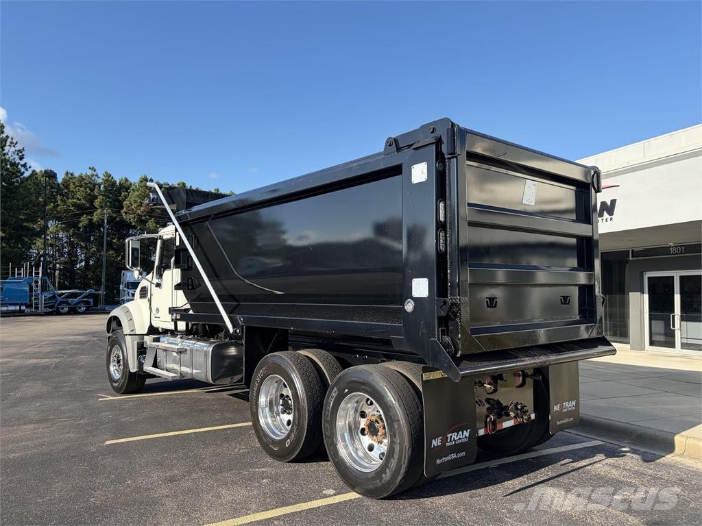 Mack GR64FT Pašizgāzējs