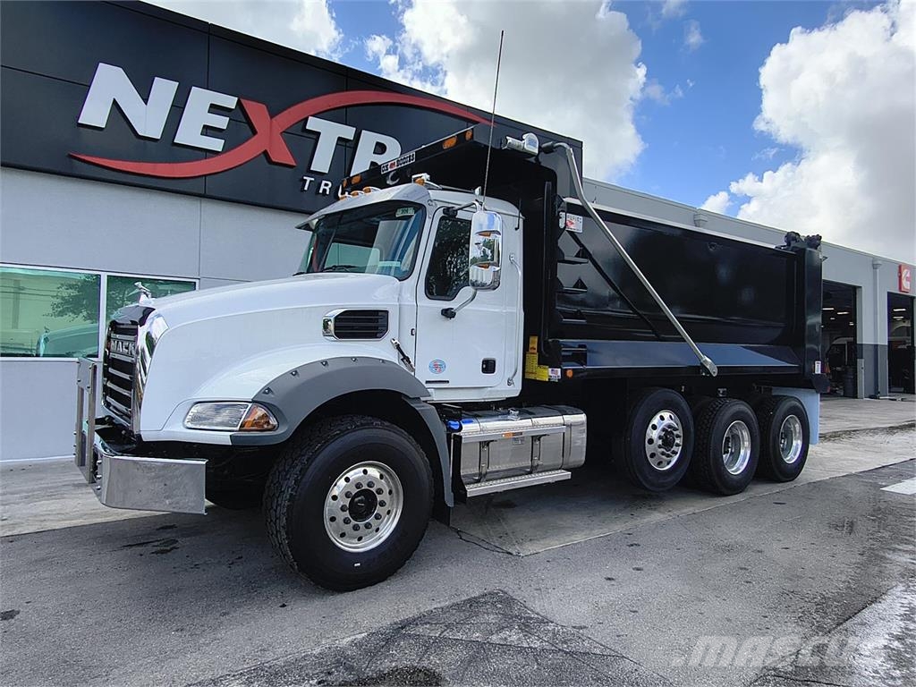 Mack GR84B Camiones bañeras basculantes o volquetes