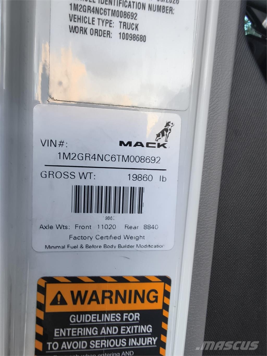 Mack GR84B Camiones bañeras basculantes o volquetes