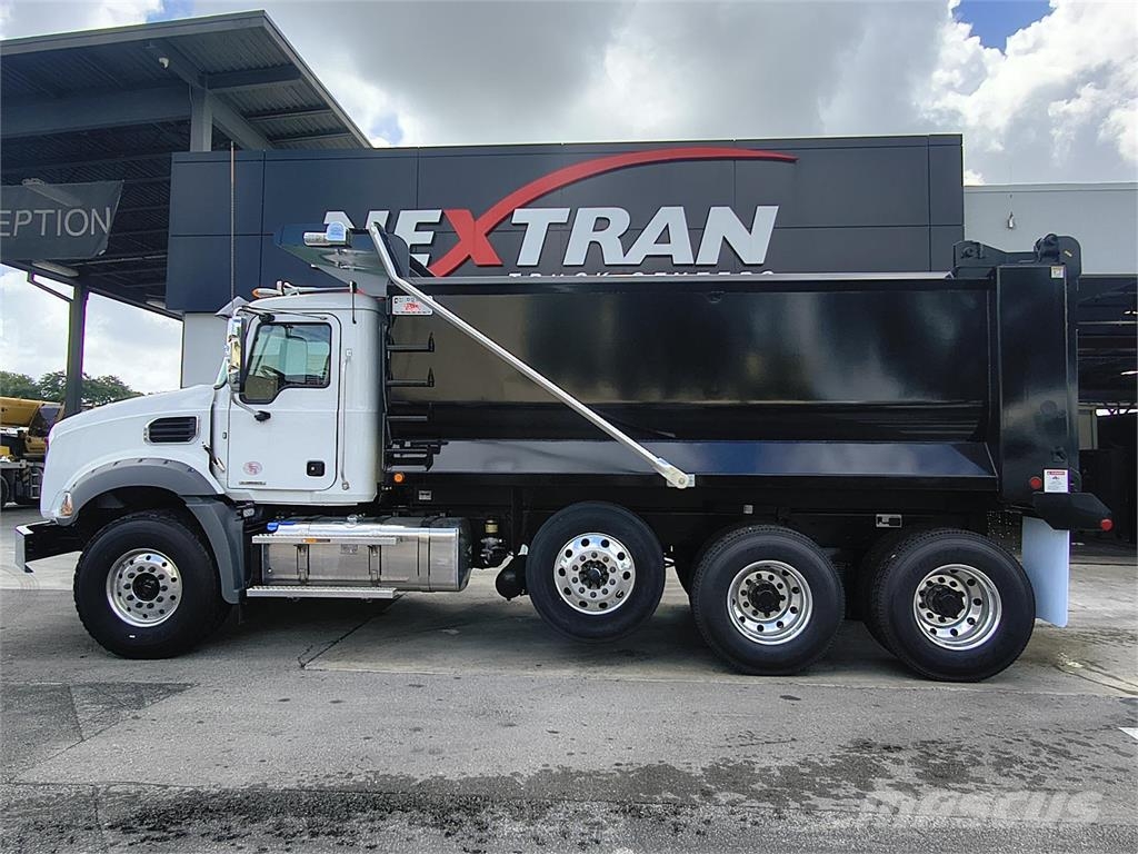 Mack GR84B Camiones bañeras basculantes o volquetes