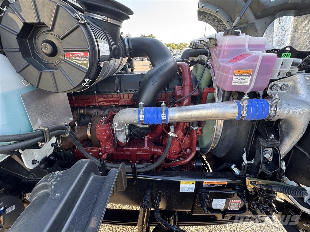 Mack GR84F Autobasculanta
