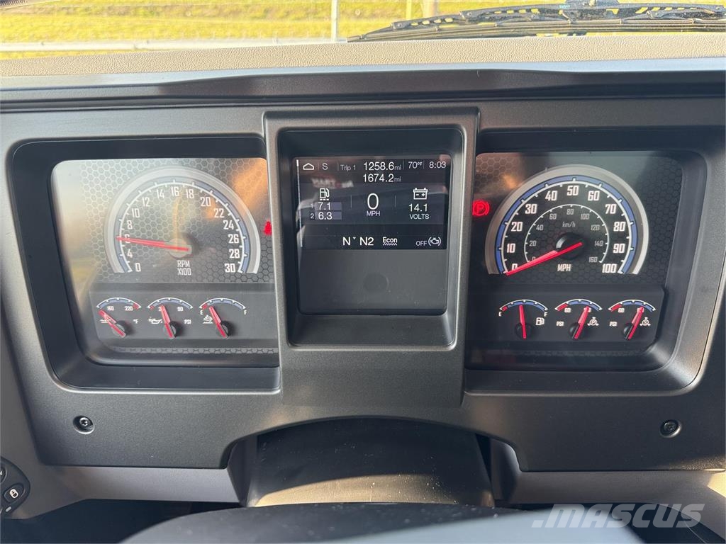 Mack GR84F Autobasculanta
