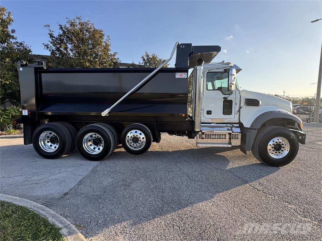 Mack GR84F Autobasculanta