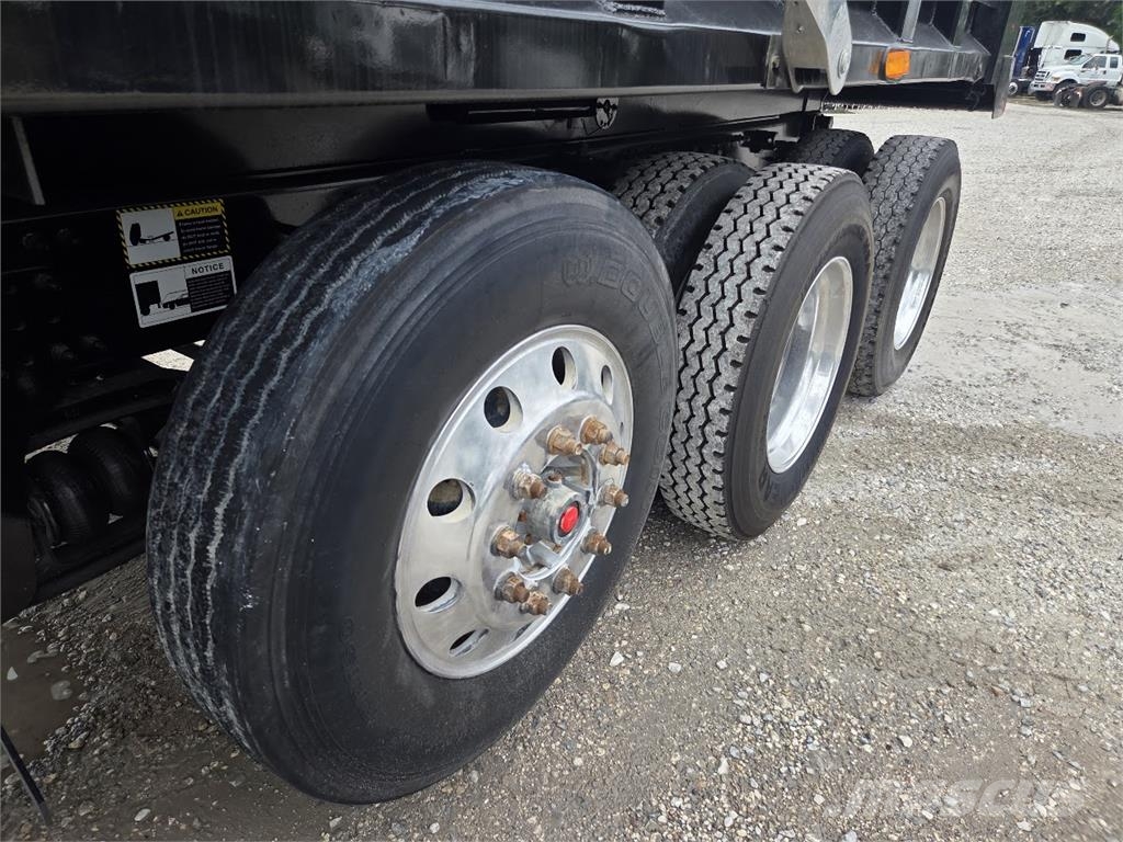 Mack GR84F Camiones bañeras basculantes o volquetes