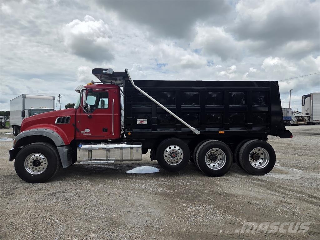 Mack GR84F Camiones bañeras basculantes o volquetes