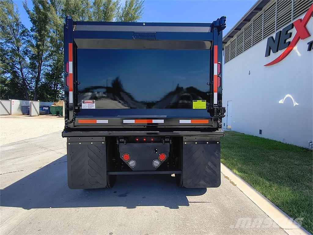 Mack GR84F 傾卸式卡車