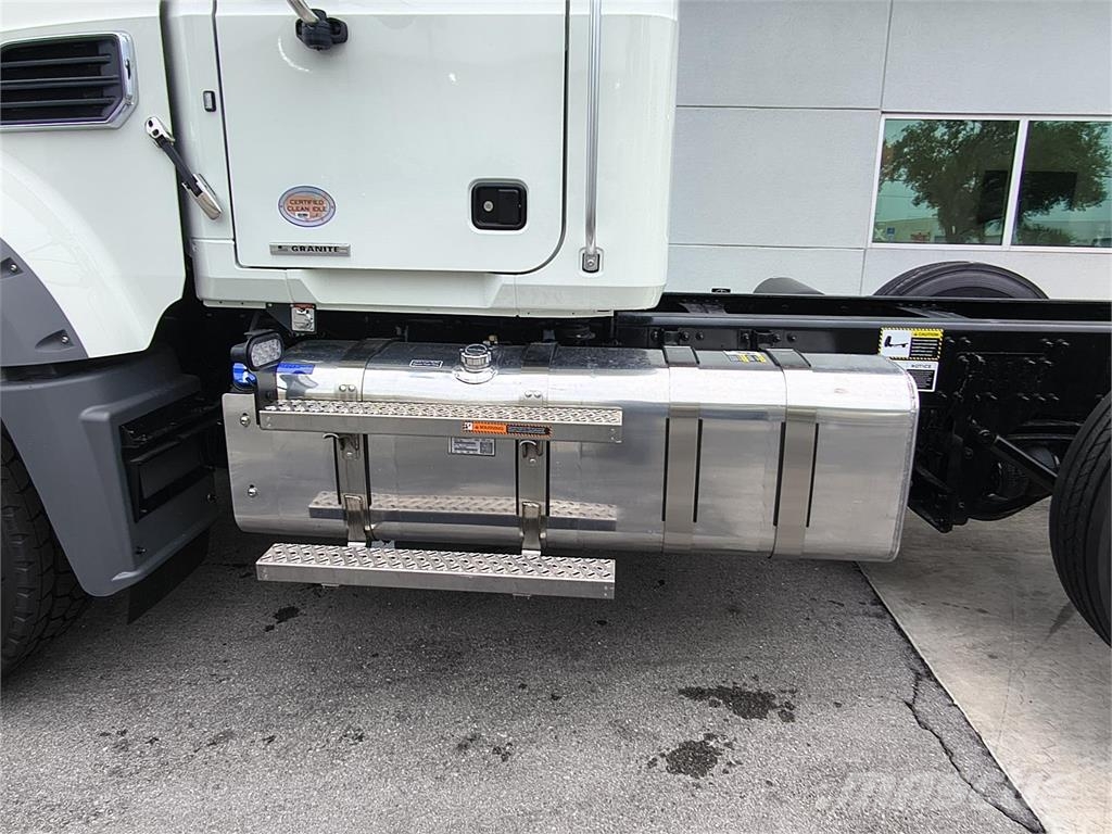 Mack GR84F 傾卸式卡車