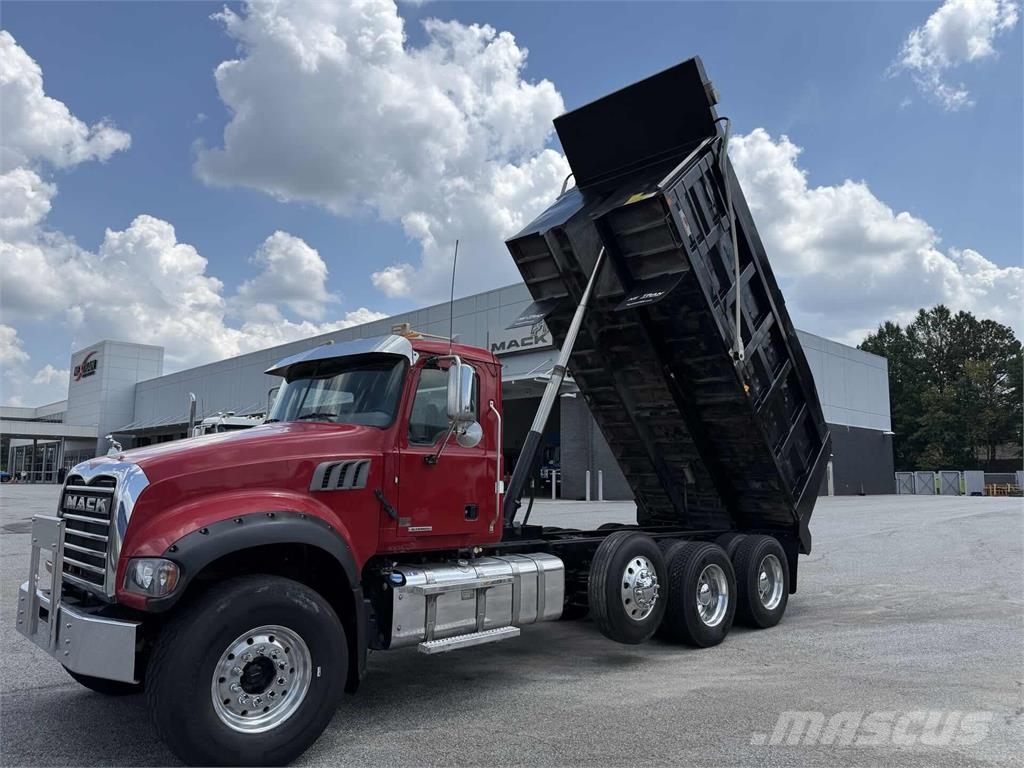 Mack GR84F Camiones bañeras basculantes o volquetes