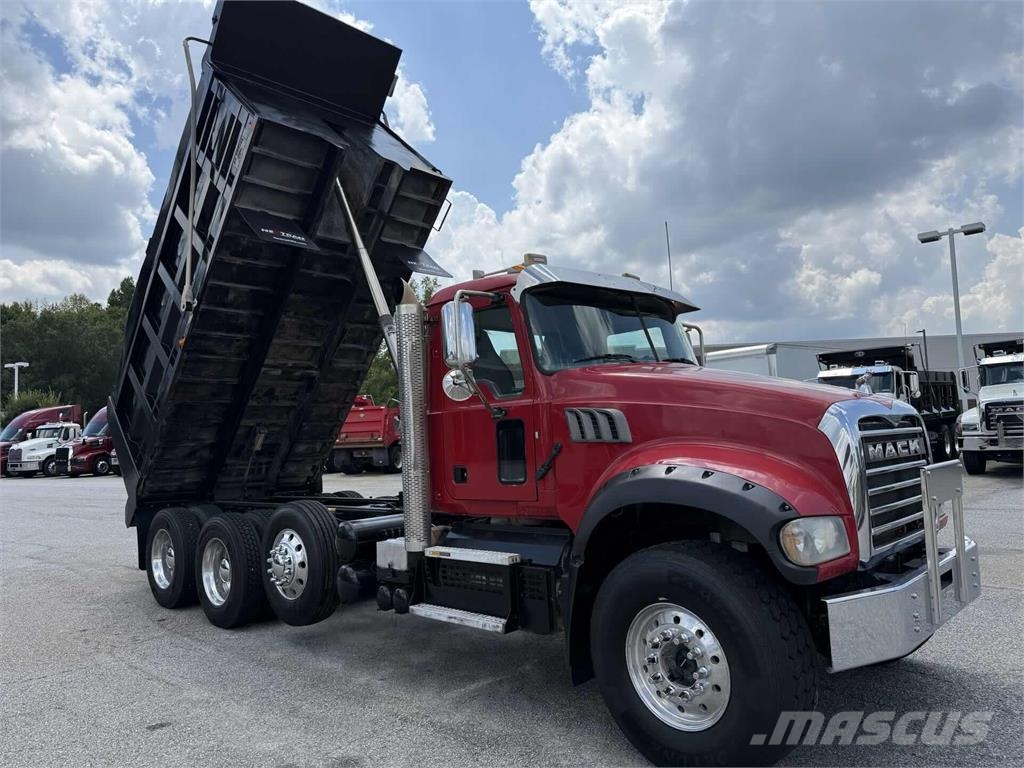 Mack GR84F Camiones bañeras basculantes o volquetes