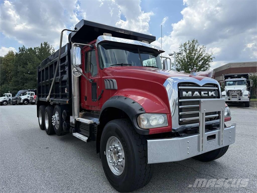 Mack GR84F Camiones bañeras basculantes o volquetes