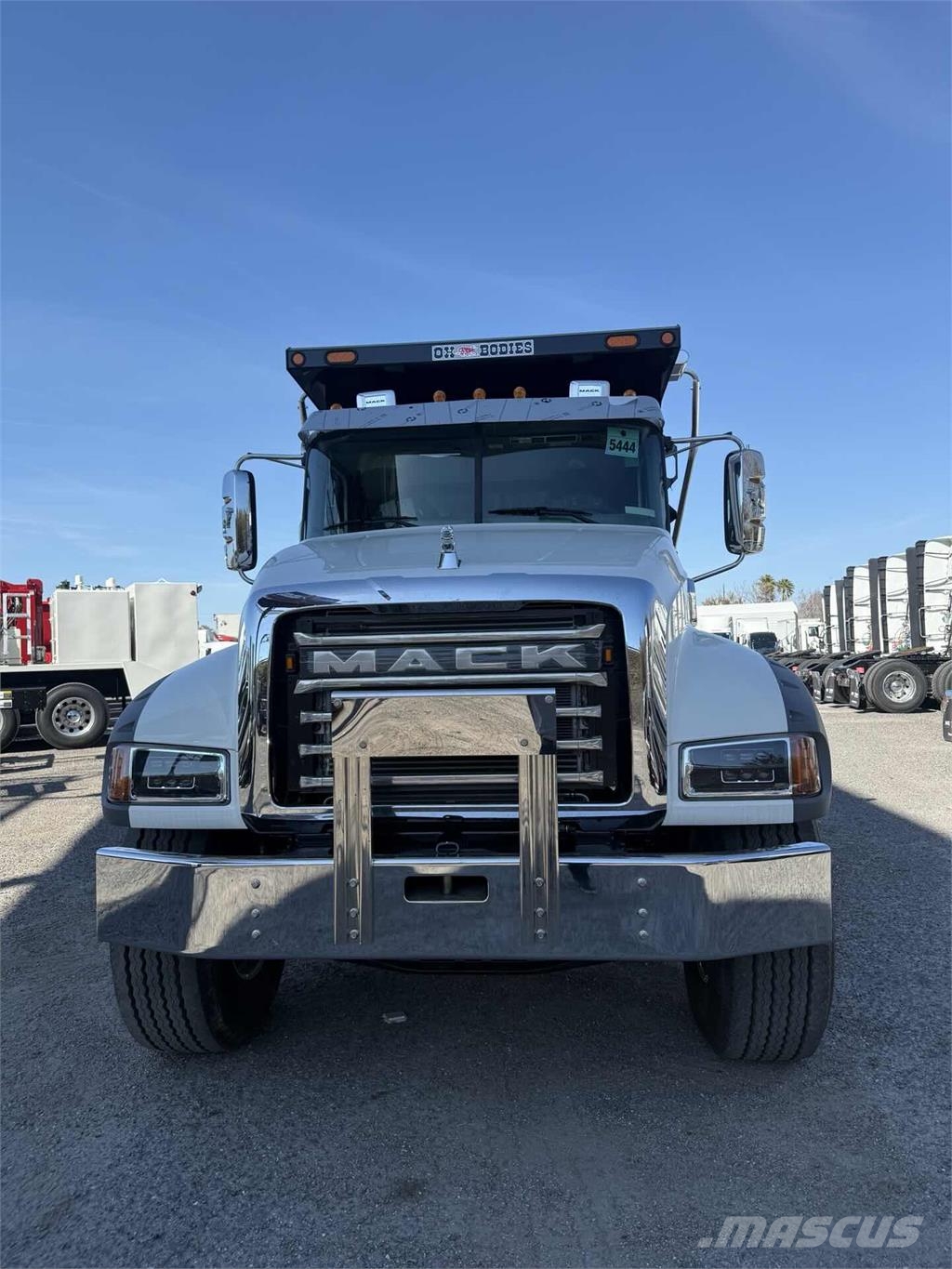 Mack GR84FR Camiones bañeras basculantes o volquetes