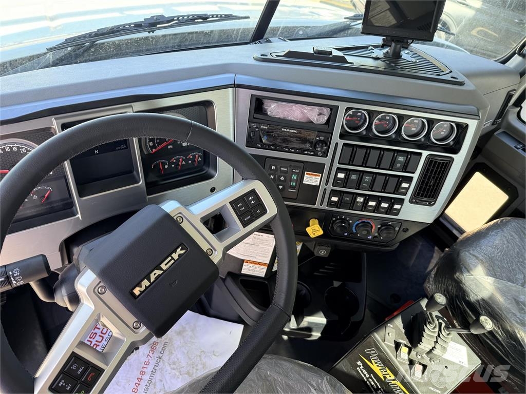 Mack GRANITE 64B ROLL-OFF Tractor Units