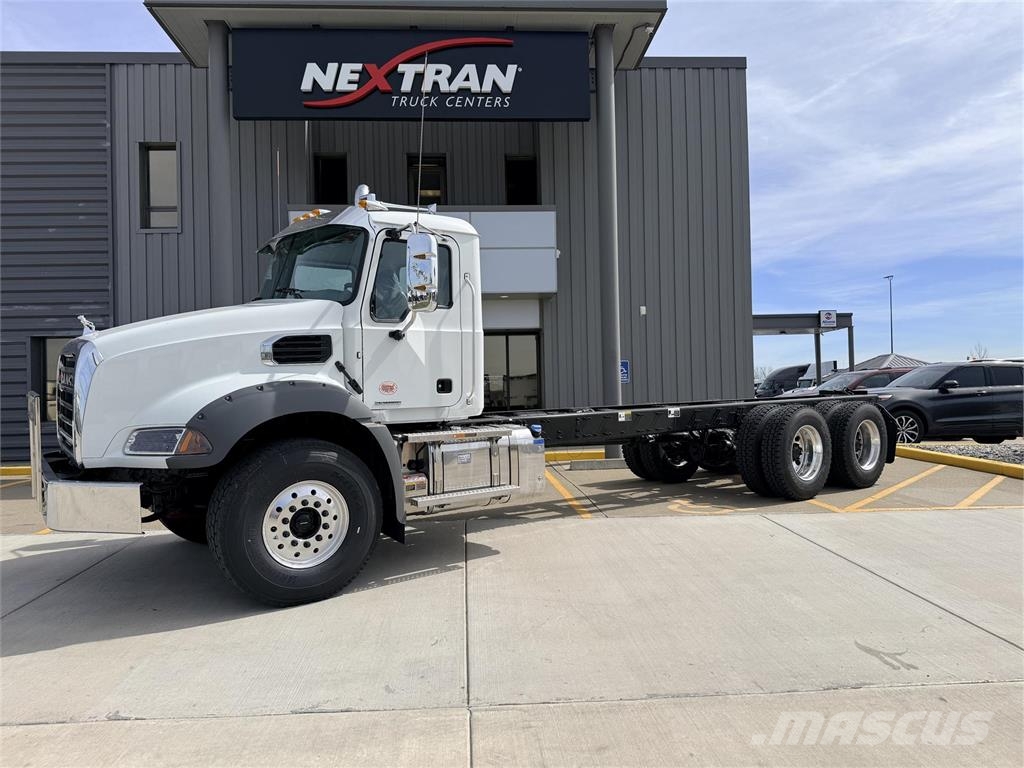 Mack GRANITE 64BR Τράκτορες