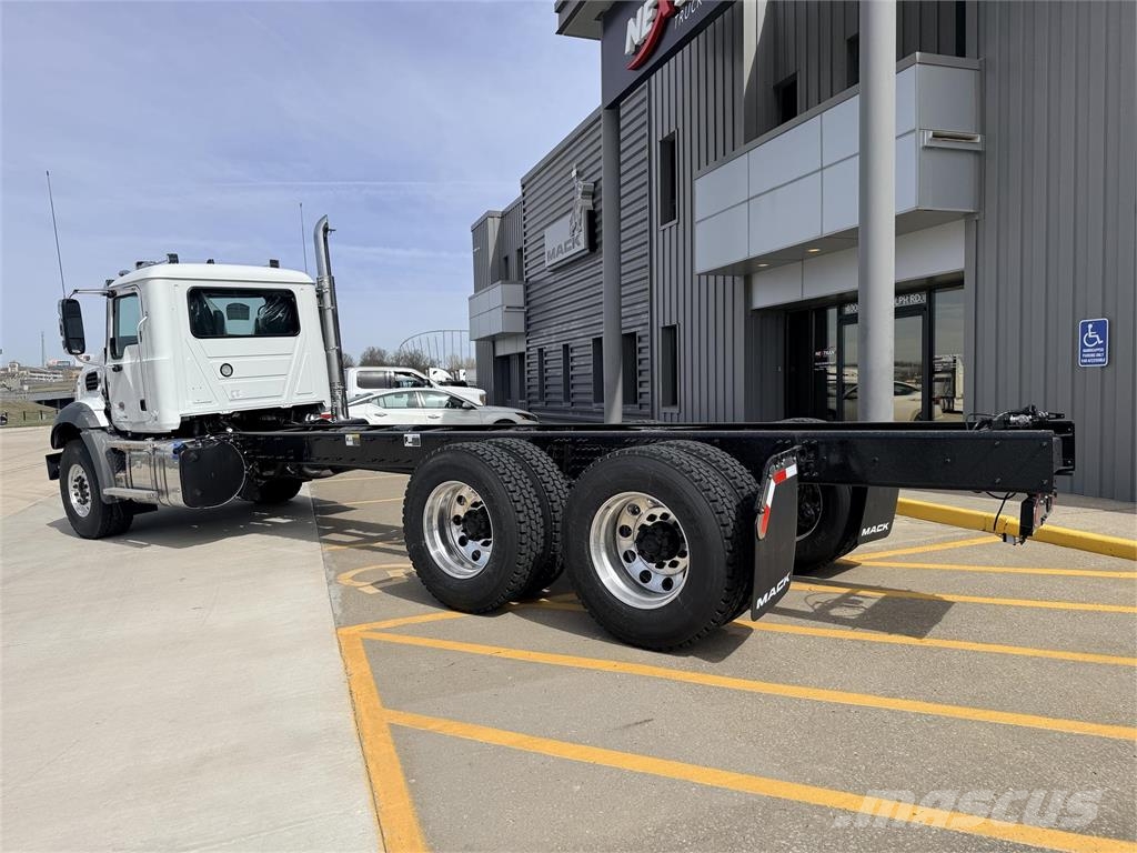 Mack GRANITE 64BR Τράκτορες