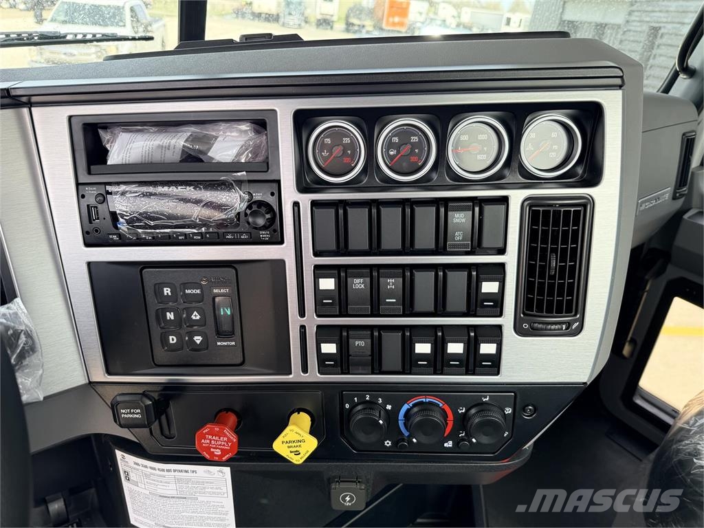 Mack GRANITE 64BR Τράκτορες