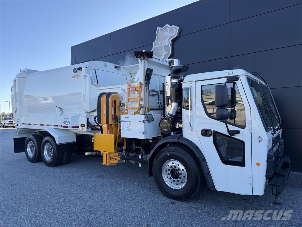 Mack LR64R Další