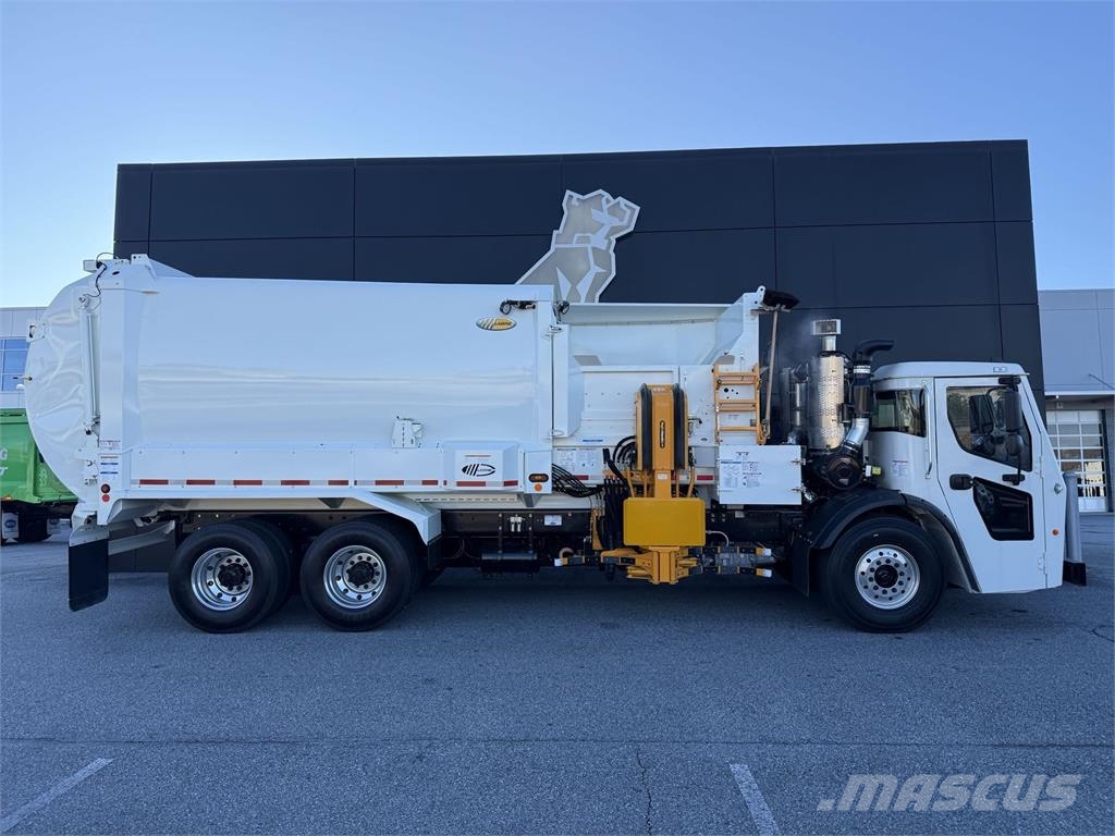 Mack LR64R Další