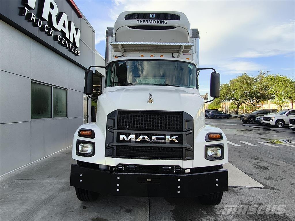 Mack MD6 42R Sunkvežimiai su dengtu kėbulu