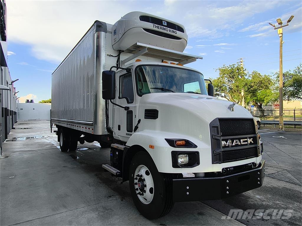 Mack MD6 42R Sunkvežimiai su dengtu kėbulu