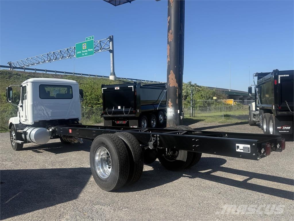 Mack MD6 42R Camiones con chasís y cabina