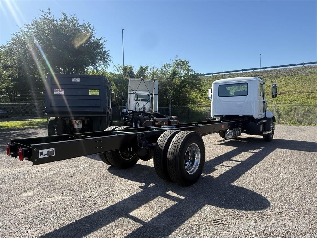 Mack MD6 42R Camiones con chasís y cabina
