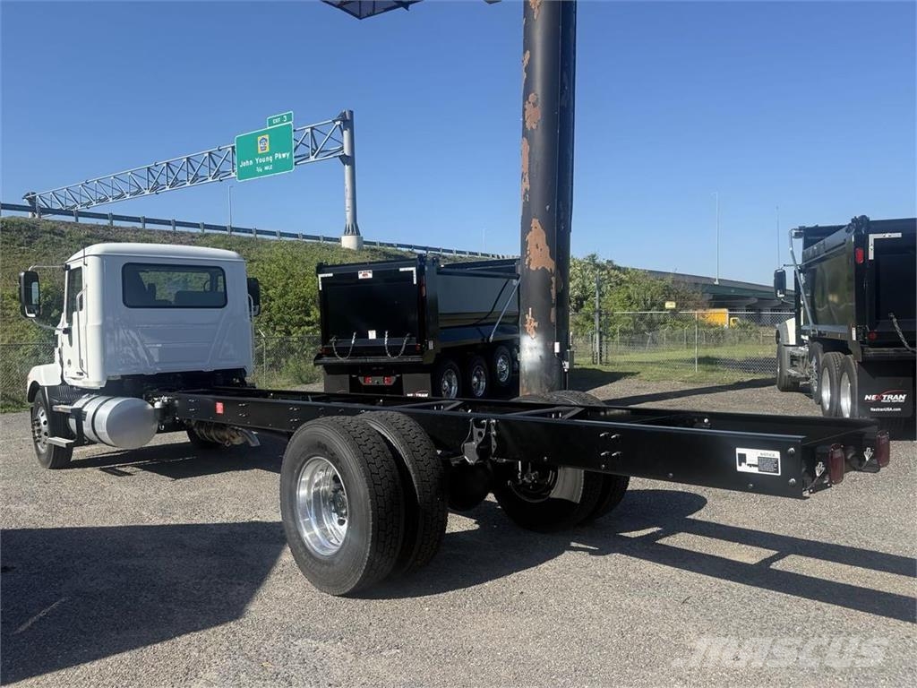 Mack MD6 42R Шасси с кабиной