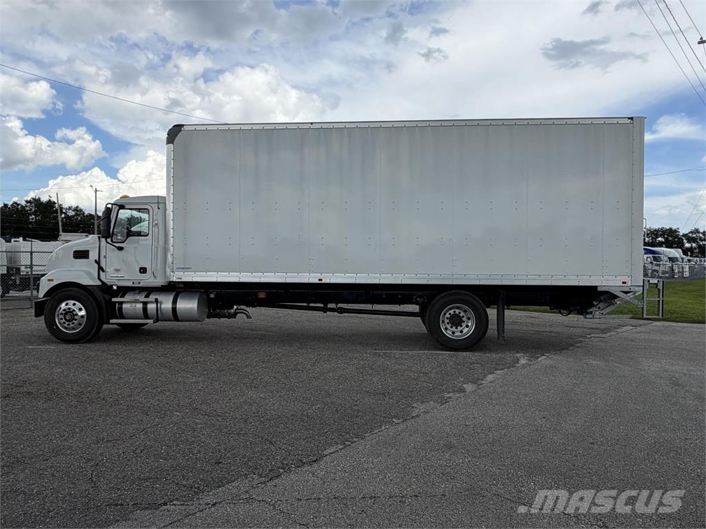 Mack MD6 42R شاحنات بمقصورة وهيكل