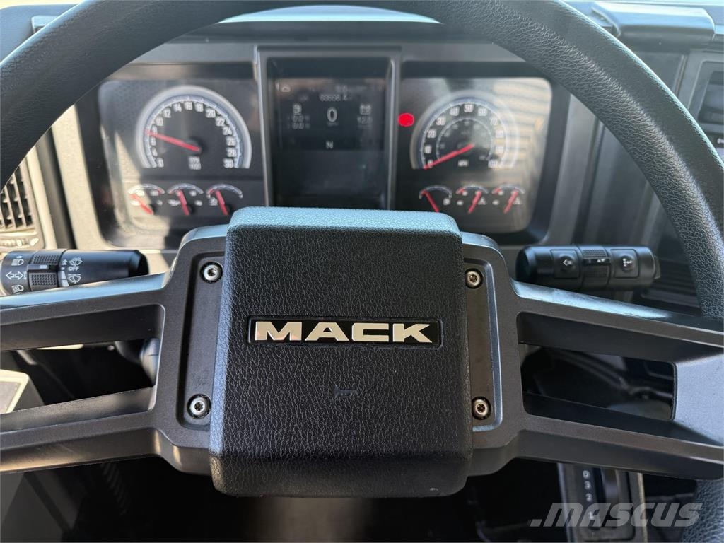 Mack MD6 42R Anders