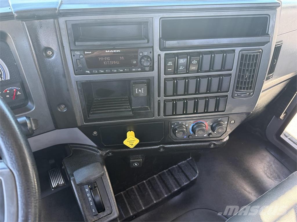Mack MD6 42R Anders
