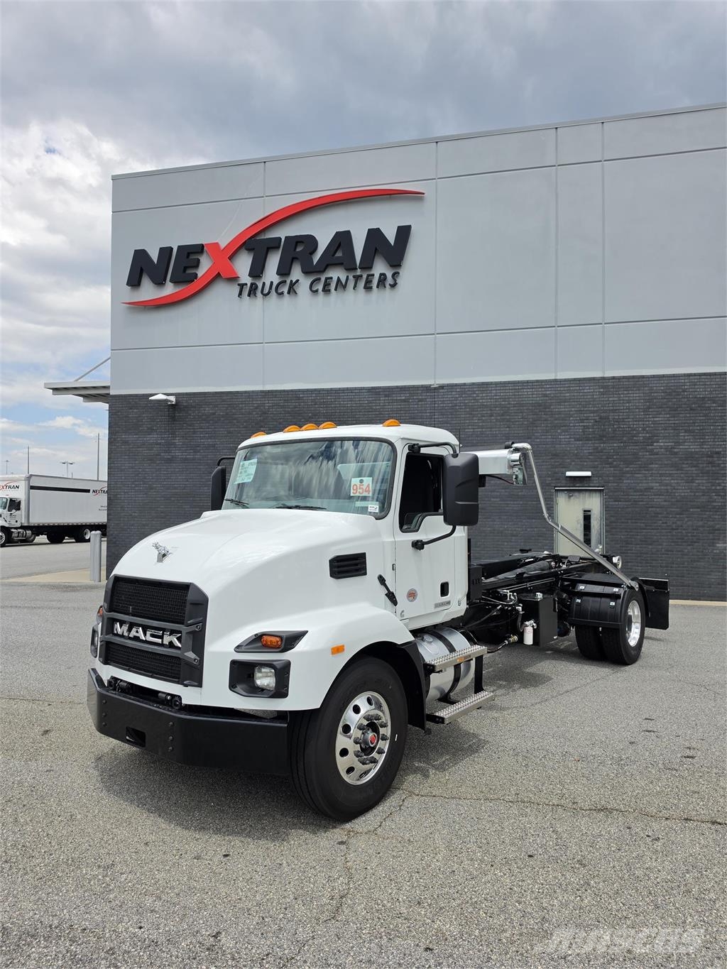 Mack MD7 42R شاحنات أخرى