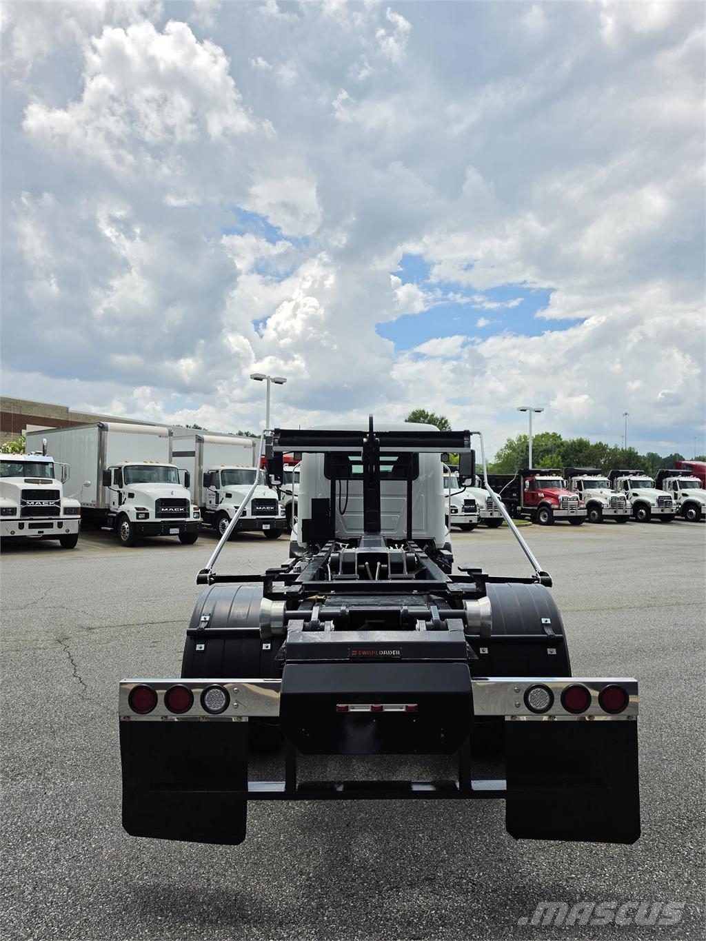 Mack MD7 42R شاحنات أخرى