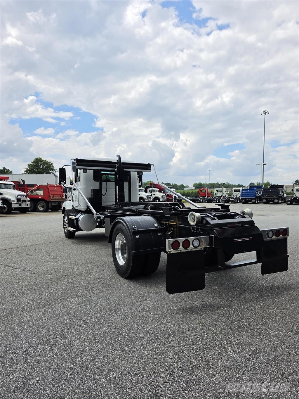 Mack MD7 42R شاحنات أخرى