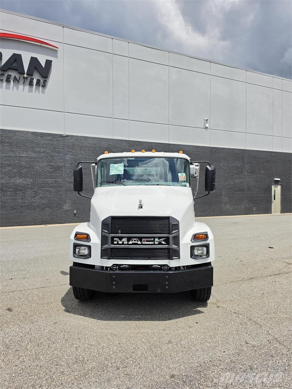 Mack MD7 42R شاحنات أخرى