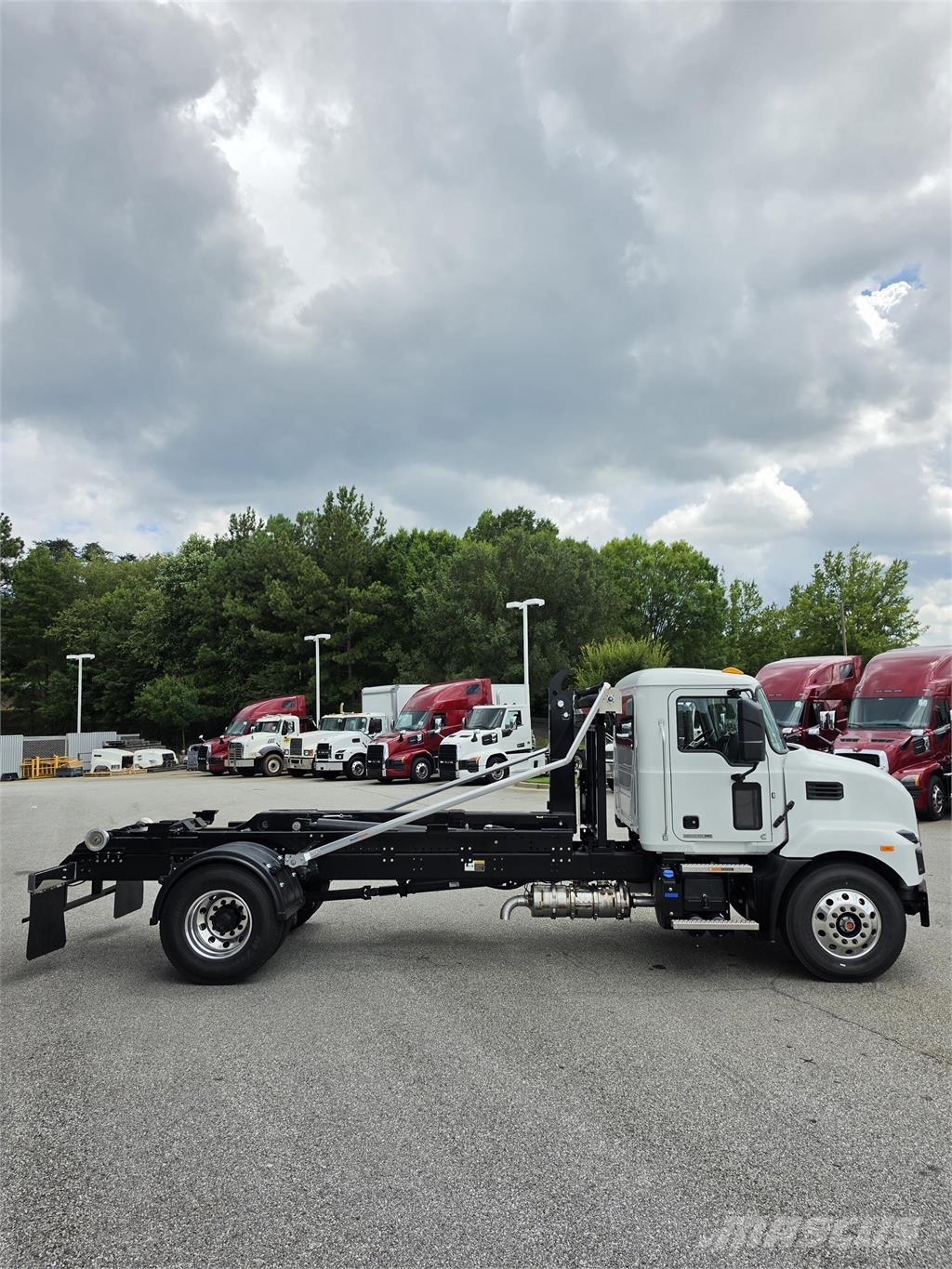 Mack MD7 42R شاحنات أخرى