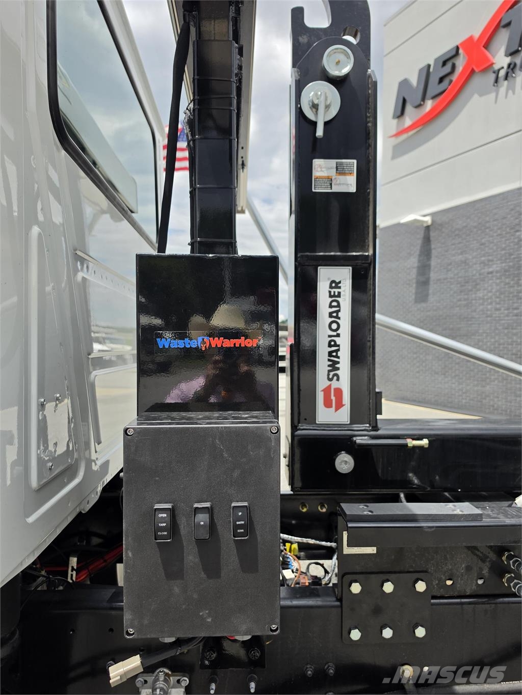 Mack MD7 42R شاحنات أخرى