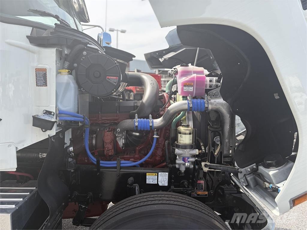 Mack PI64T Tractor Units