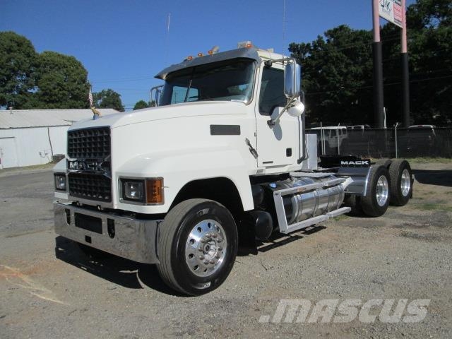 Mack PI64T Tracteur routier