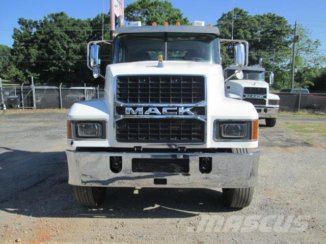 Mack PI64T Tracteur routier