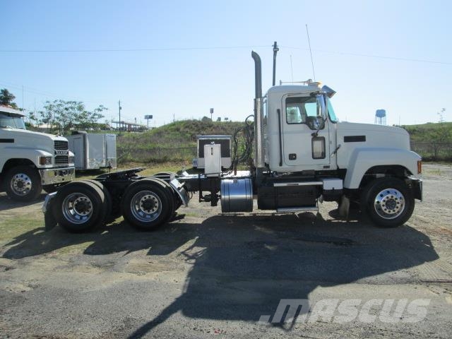 Mack PI64T Tracteur routier