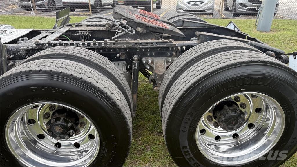 Mack PI64T Tegljači