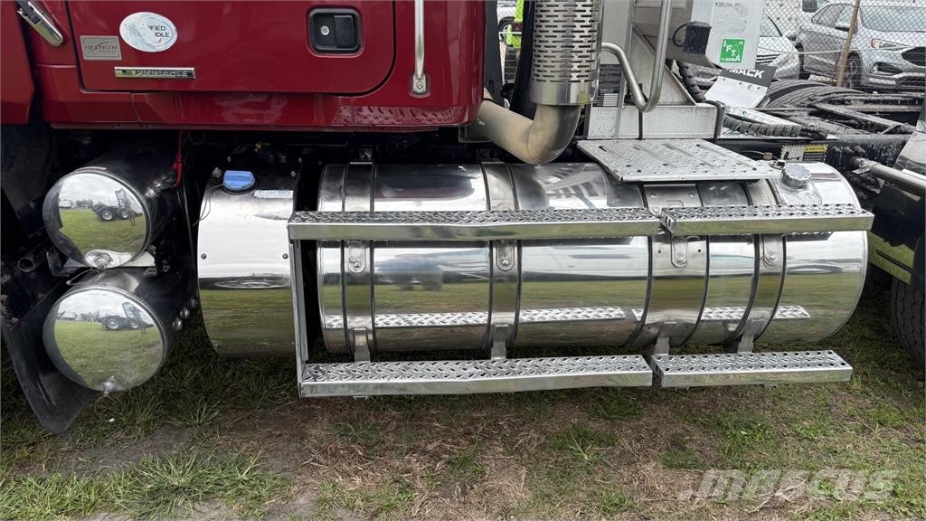 Mack PI64T Tegljači