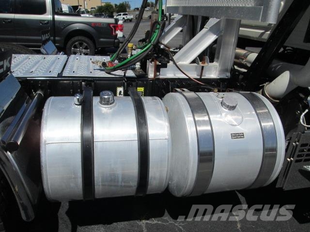 Mack PI64T Tegljači