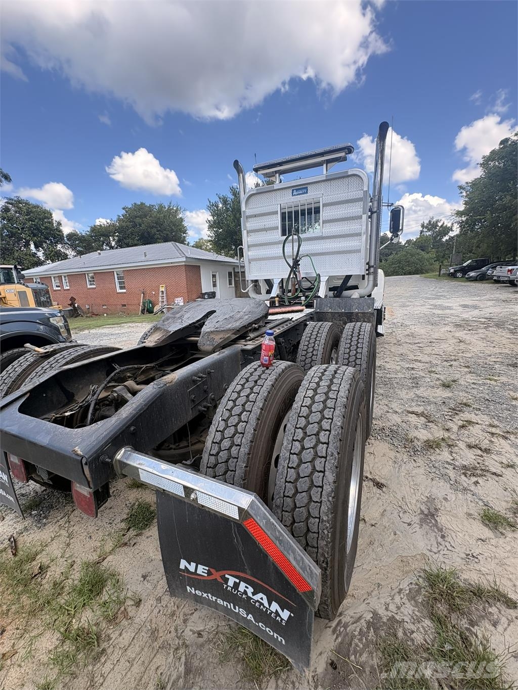 Mack PI64T Trekkers