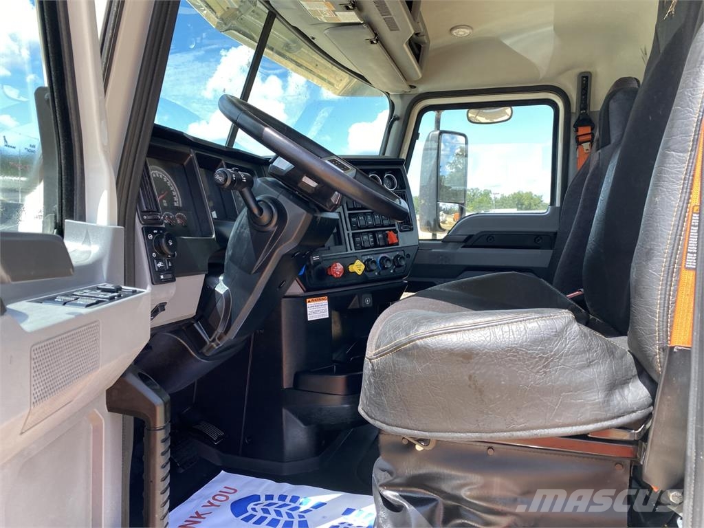 Mack PI64T Влекачи