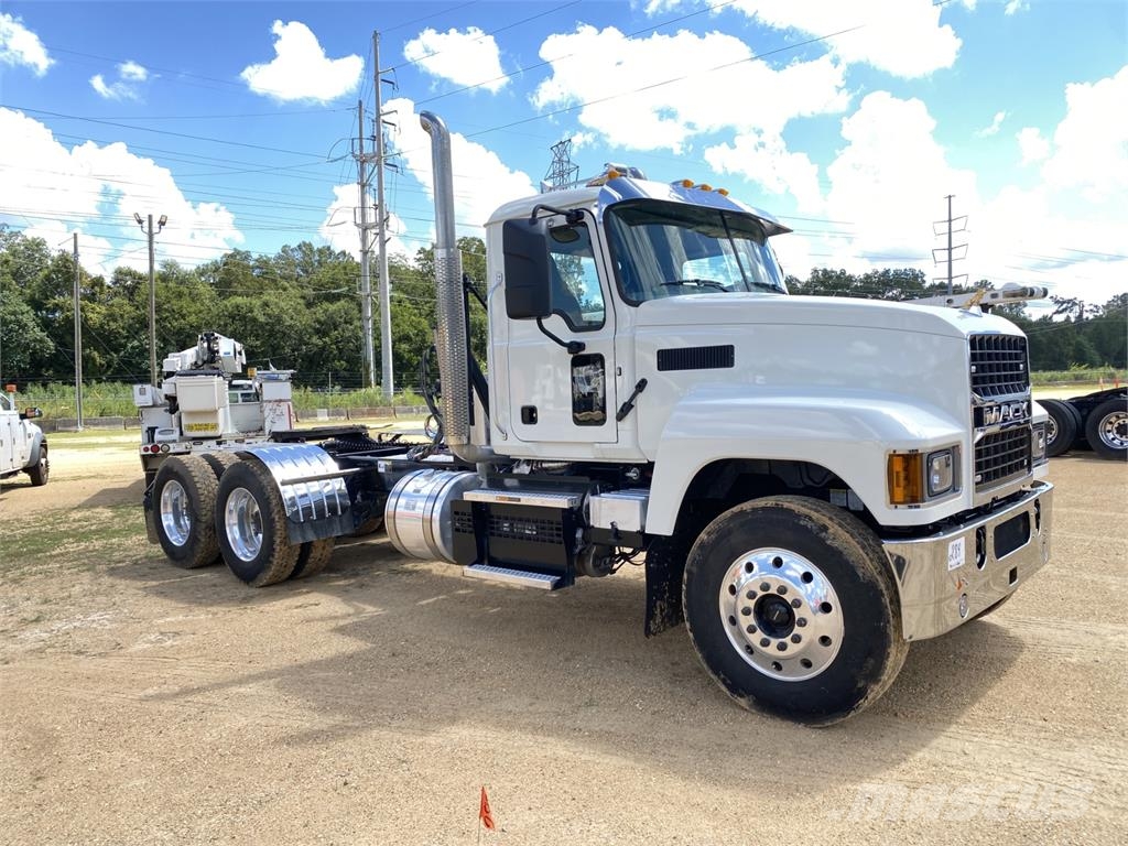 Mack PI64T Влекачи