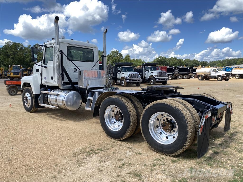Mack PI64T Влекачи